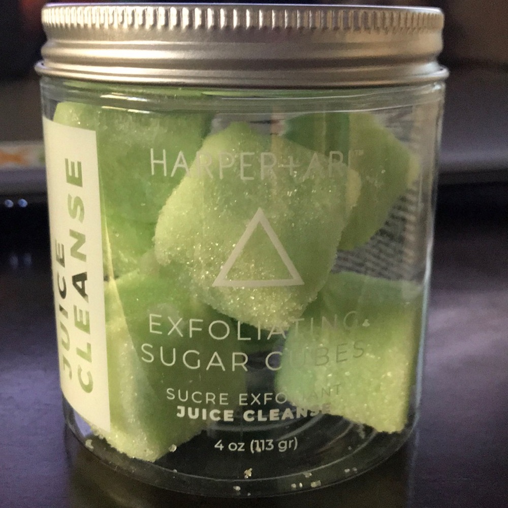 Harper + Ari exfoliating sugar cubes NIB